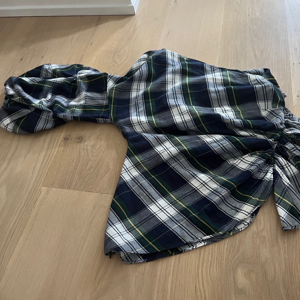 One shoulder- puff sleeve plaid top